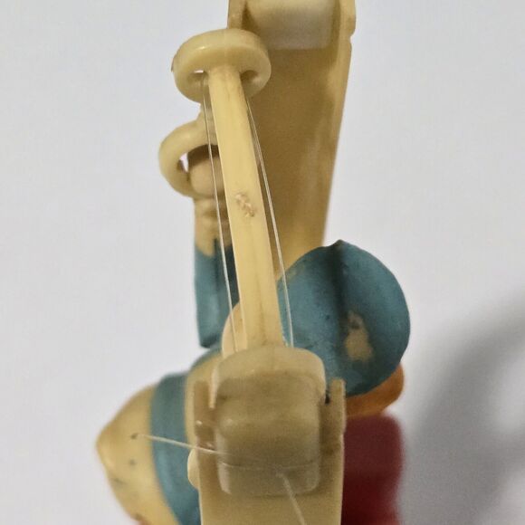 Vintage 1960s Donald Duck Tricky Trapeze Push Button String Toy Disney - Picture 8 of 10